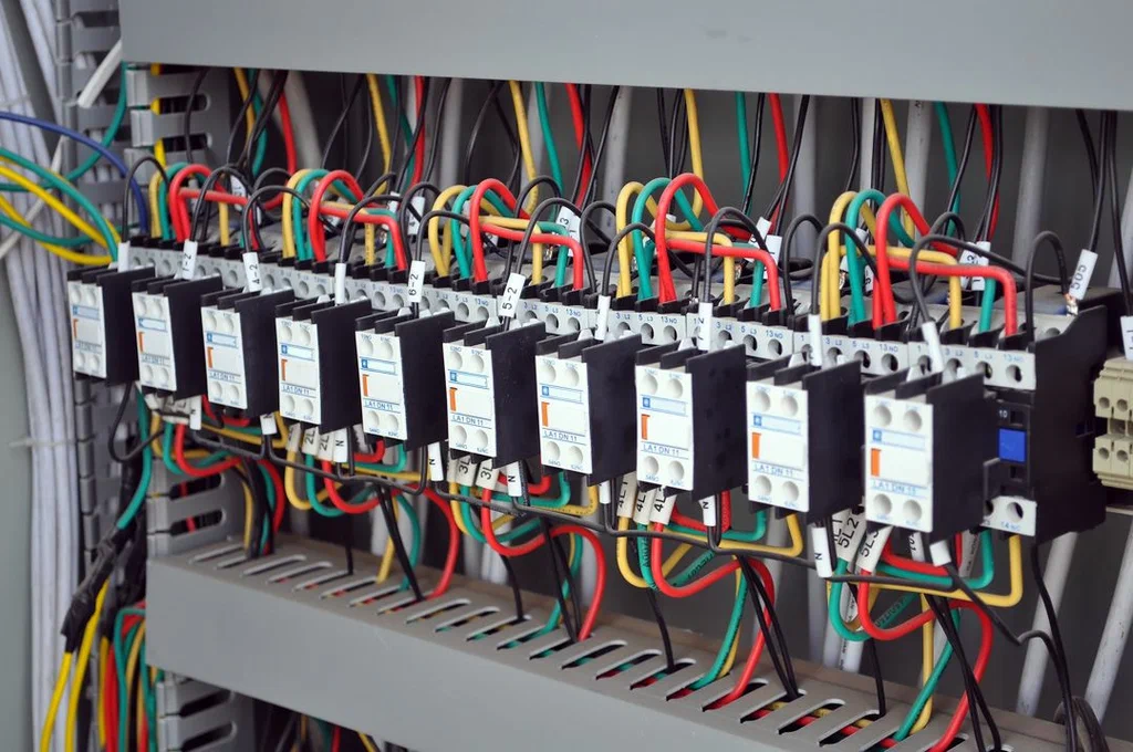 Electrician repairing electrical board in new jersey